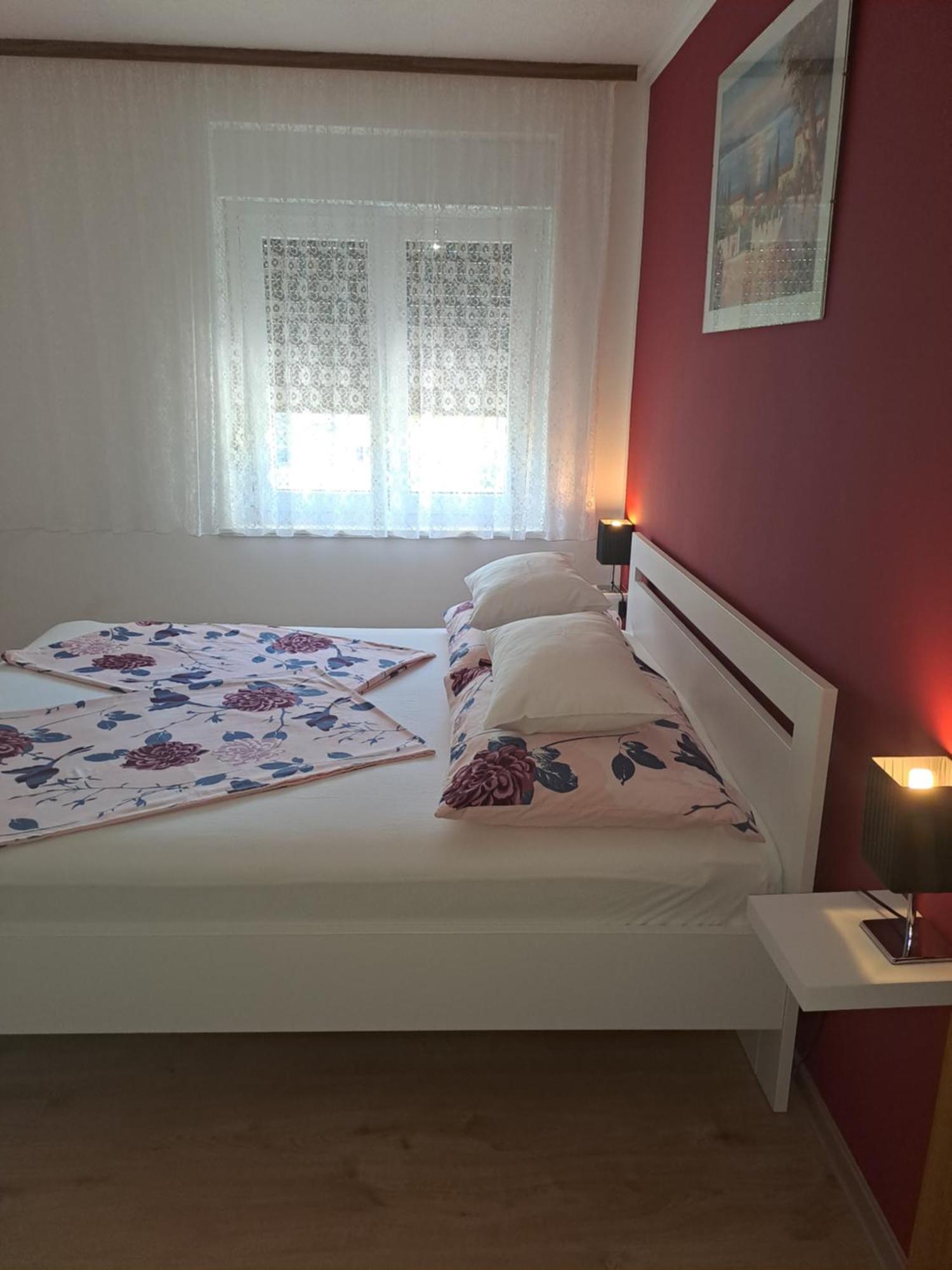 Studio Apartments Maslinik Krk Town Eksteriør billede