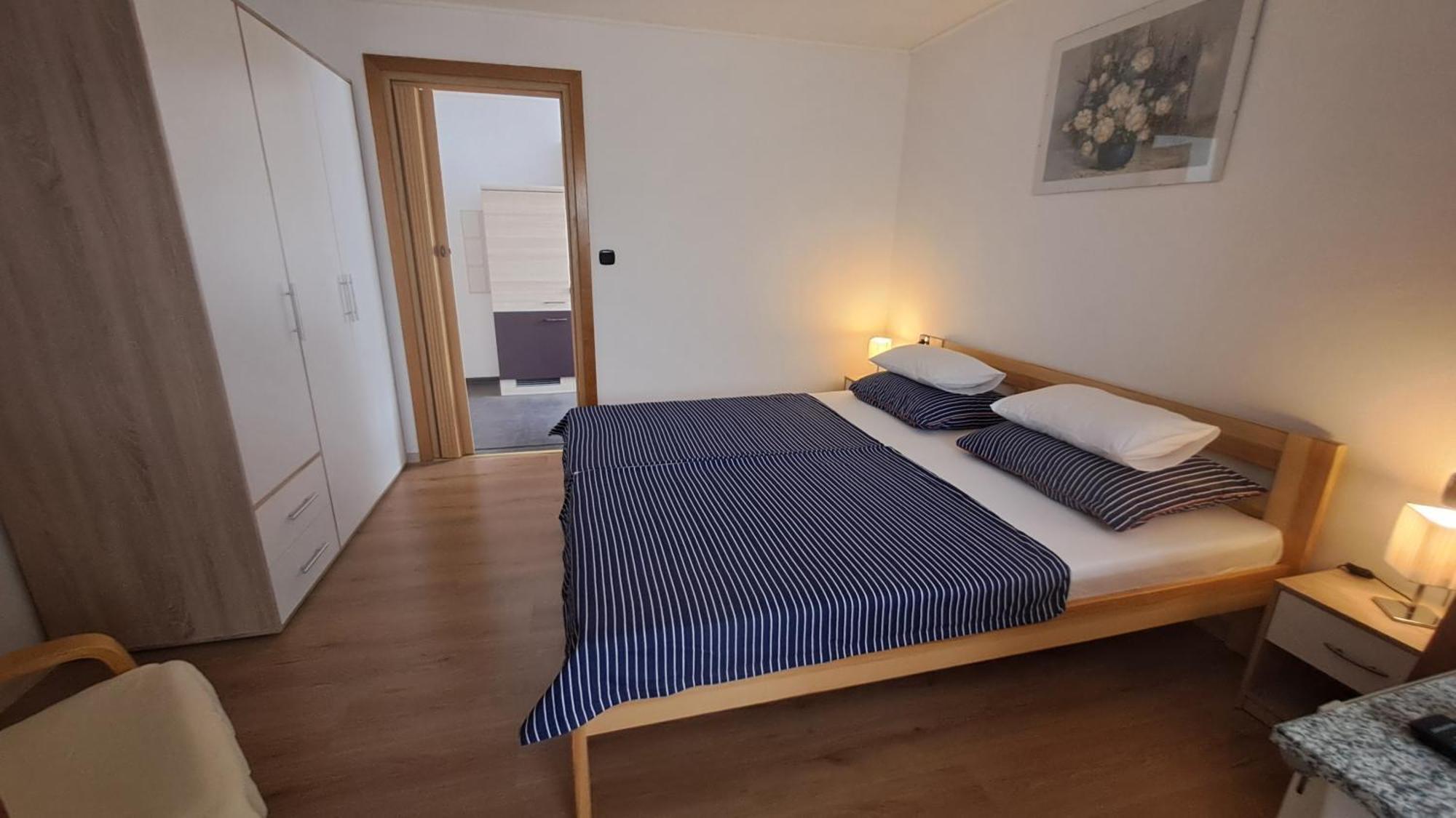 Studio Apartments Maslinik Krk Town Eksteriør billede
